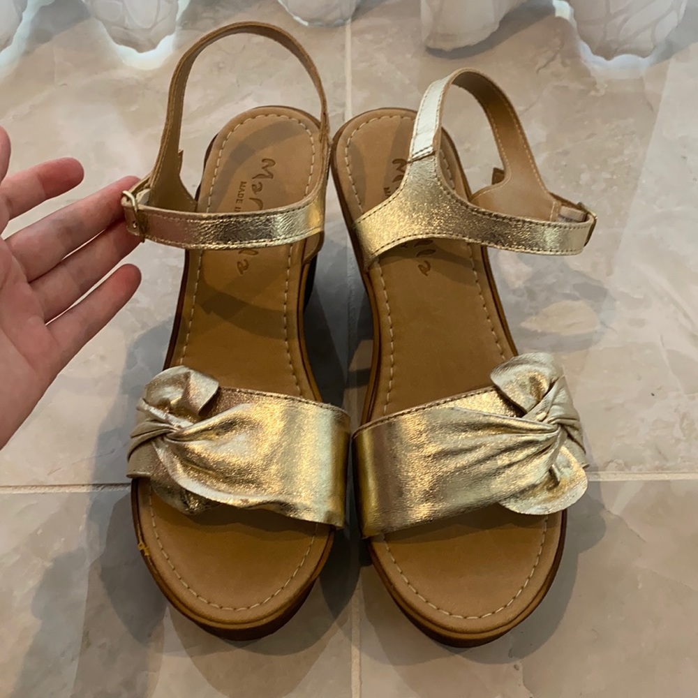 Mariella wedges
